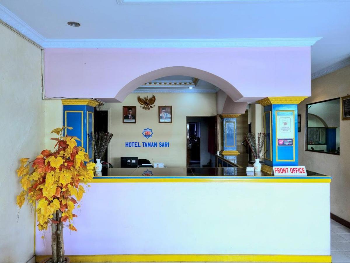 Hotel Taman Sari Giacarta Esterno foto